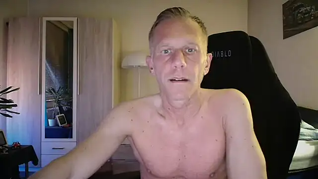 Snapshot of slaveboy2016@xh chatting on 05-30-26, 10:15 slaveboy2016xh online show from 05-30-26, 10:15