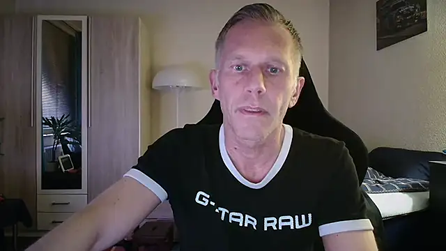 Snapshot of slaveboy2016@xh chatting on 06-07-26, 08:25 slaveboy2016xh online show from 06-07-26, 08:25
