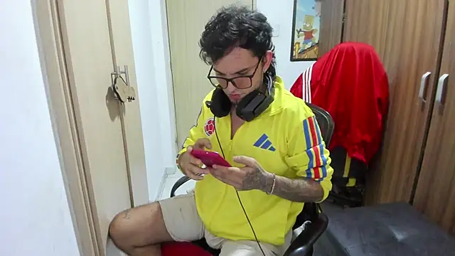 Mrbigcockdanicol10 online show from 08-09-26, 10:43