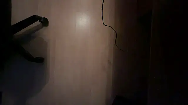 Snapshot of Bigmaxxt chatting on 03-18-25, 05:12 Bigmaxxt online show from 03-18-25, 05:12