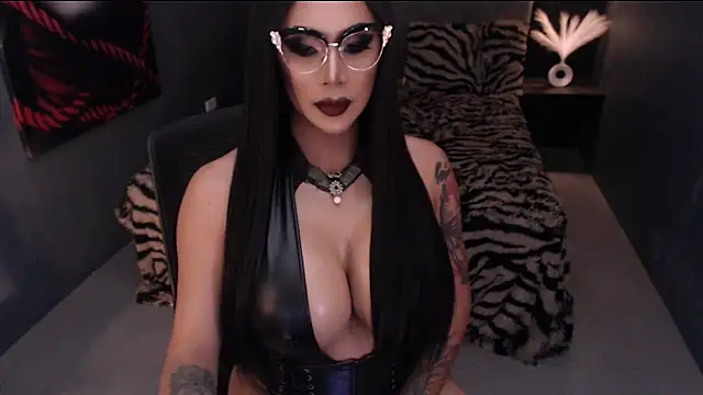 Snapshot of DominatrixMistressSilva chatting on 07-14-26, 04:02 DominatrixMistressSilva online show from 07-14-26, 04:02