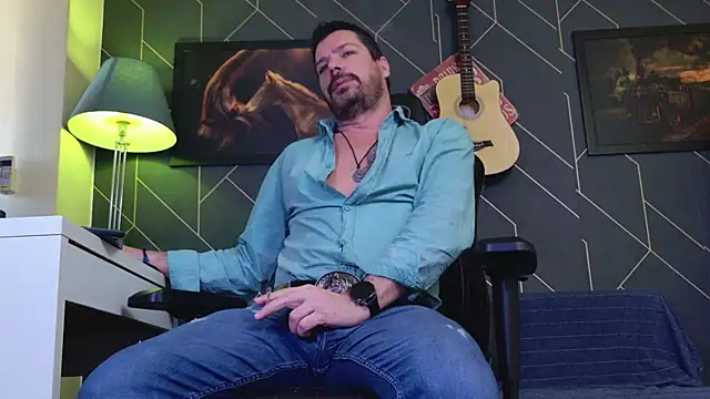 Snapshot of ChrisKox chatting on 01-17-26, 12:20 ChrisKox online show from 01-17-26, 12:20