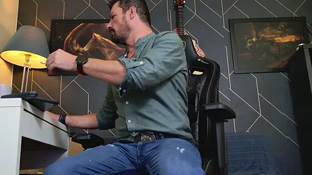 ChrisKox online show from 10-30-25, 05:17