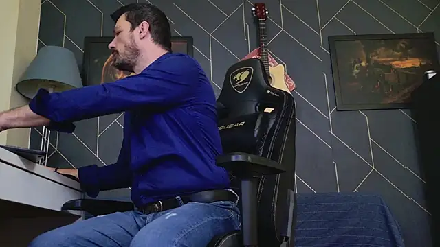 ChrisKox online show from 01-12-26, 02:57