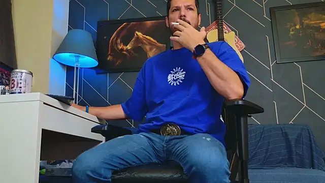 Snapshot of ChrisKox chatting on 09-30-25, 02:06 ChrisKox online show from 09-30-25, 02:06