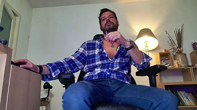 ChrisKox online show from 05-05-26, 12:46