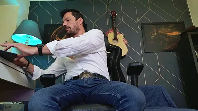 ChrisKox online show from 03-12-26, 06:01