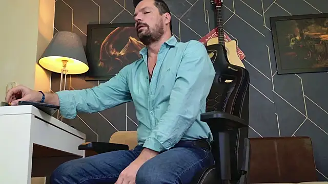 ChrisKox online show from 12-21-25, 02:08