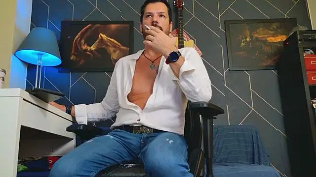 Snapshot of ChrisKox chatting on 10-09-25, 05:02 ChrisKox online show from 10-09-25, 05:02