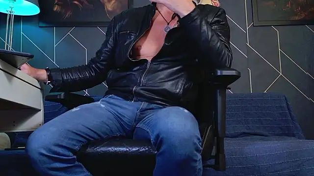 Snapshot of ChrisKox chatting on 03-03-26, 04:52 ChrisKox online show from 03-03-26, 04:52