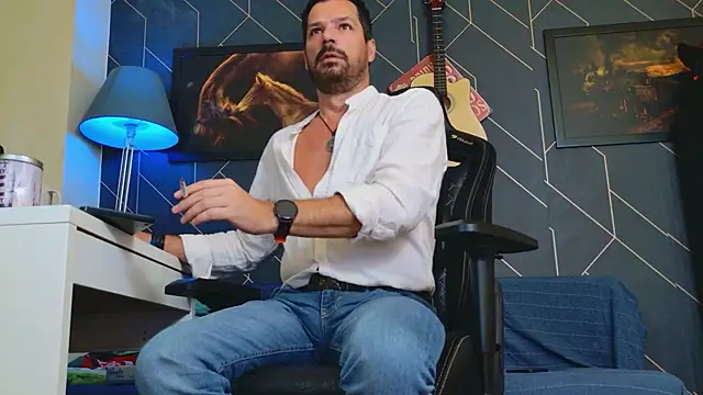 Snapshot of ChrisKox chatting on 09-19-25, 05:06 ChrisKox online show from 09-19-25, 05:06