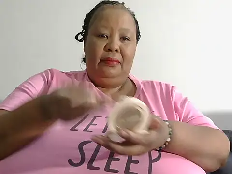 Snapshot of nancy111 chatting on 01-17-26, 03:32 nancy111 online show from 01-17-26, 03:32