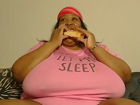 Snapshot of nancy111 chatting on 02-24-26, 01:23 nancy111 online show from 02-24-26, 01:23