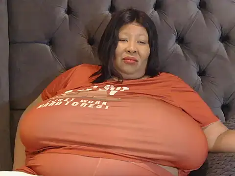 Snapshot of nancy111 chatting on 02-06-26, 02:40 nancy111 online show from 02-06-26, 02:40