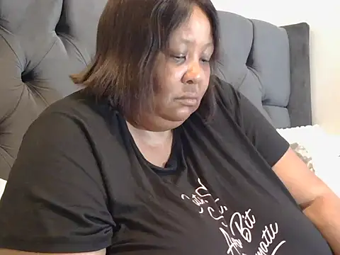 nancy111 online show from 11-18-25, 03:37