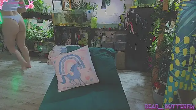 Snapshot of Dead_Butterfly chatting on 03-13-25, 03:33 Dead Butterfly online show from 03-13-25, 03:33
