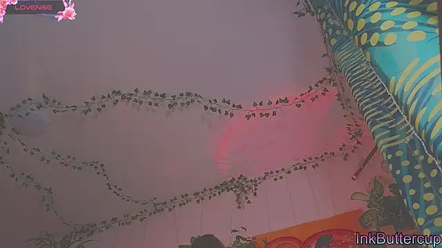 Snapshot of Dead_Butterfly chatting on 10-18-25, 03:08 Dead Butterfly online show from 10-18-25, 03:08