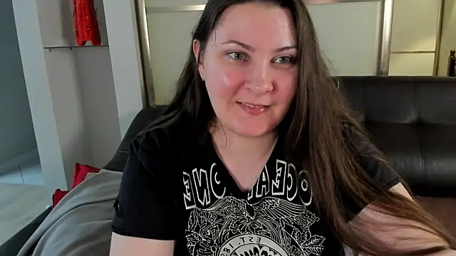 Snapshot of MarySwon chatting on 03-18-25, 11:31 MarySwon online show from 03-18-25, 11:31