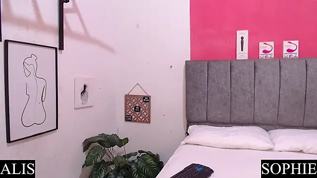 Sophie And Alis online show from 02-26-25, 10:38