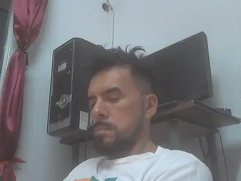 Snapshot of el_principe_hot chatting on 10-25-25, 03:38 el principe hot online show from 10-25-25, 03:38