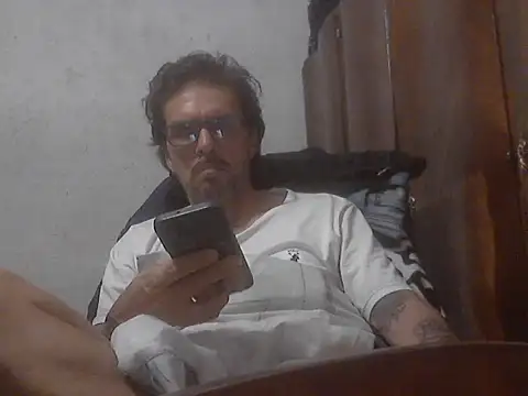 Snapshot of el_principe_hot chatting on 09-27-25, 02:28 el principe hot online show from 09-27-25, 02:28
