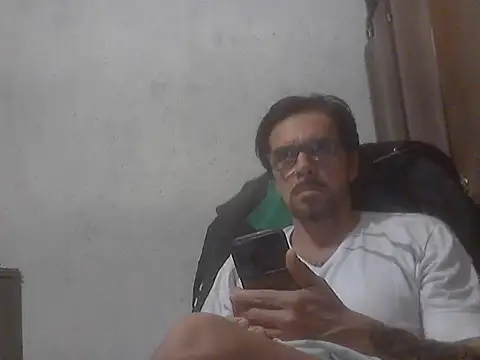 Snapshot of el_principe_hot chatting on 09-15-25, 01:17 el principe hot online show from 09-15-25, 01:17