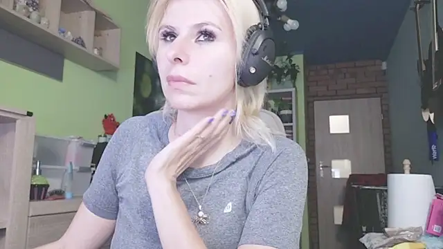 karmija online show from 11-24-25, 09:48