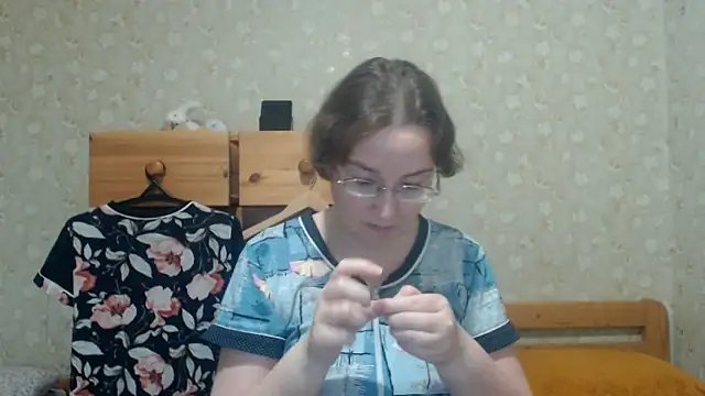 Snapshot of Smart_Rose chatting on 04-23-26, 04:08 Smart Rose online show from 04-23-26, 04:08