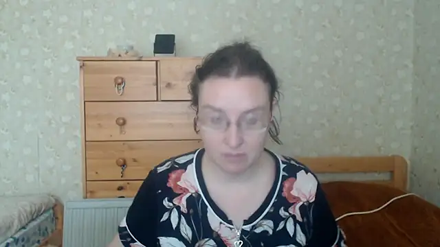 Snapshot of Smart_Rose chatting on 09-20-25, 09:36 Smart Rose online show from 09-20-25, 09:36