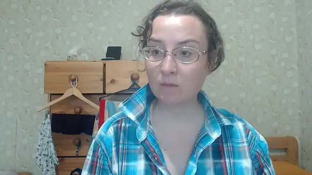 Snapshot of Smart_Rose chatting on 05-21-26, 04:15 Smart Rose online show from 05-21-26, 04:15