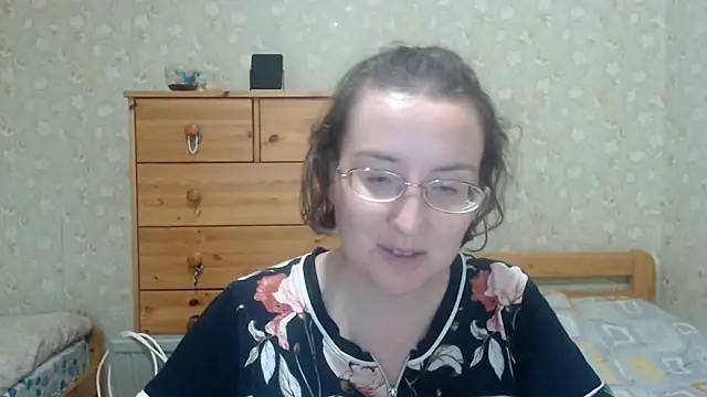 Snapshot of Smart_Rose chatting on 09-17-25, 01:46 Smart Rose online show from 09-17-25, 01:46