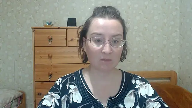 Snapshot of Smart_Rose chatting on 10-04-25, 01:34 Smart Rose online show from 10-04-25, 01:34