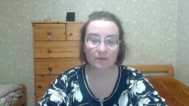 Snapshot of Smart_Rose chatting on 10-05-25, 02:41 Smart Rose online show from 10-05-25, 02:41