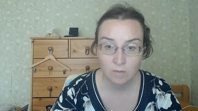 Snapshot of Smart_Rose chatting on 05-31-26, 02:56 Smart Rose online show from 05-31-26, 02:56