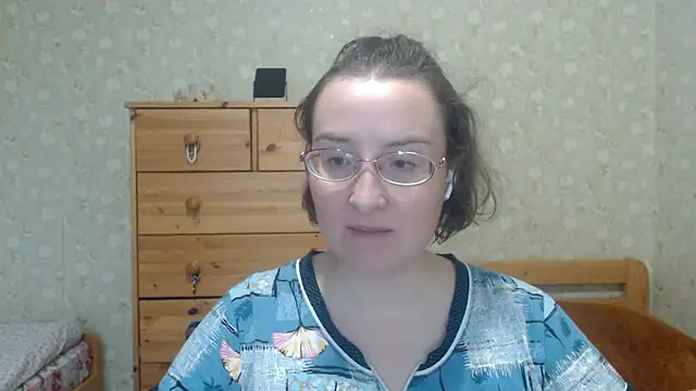 Snapshot of Smart_Rose chatting on 09-25-25, 02:12 Smart Rose online show from 09-25-25, 02:12