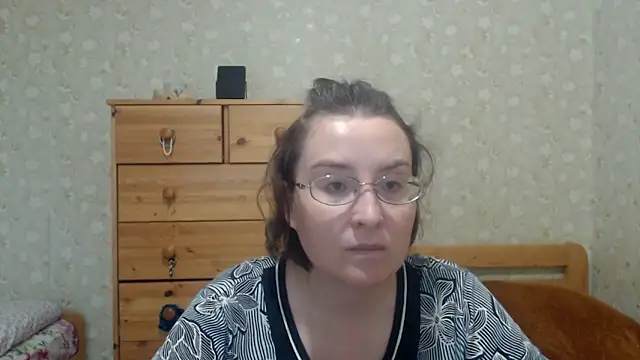 Snapshot of Smart_Rose chatting on 09-29-25, 02:12 Smart Rose online show from 09-29-25, 02:12