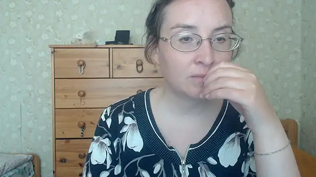 Snapshot of Smart_Rose chatting on 05-10-26, 11:36 Smart Rose online show from 05-10-26, 11:36