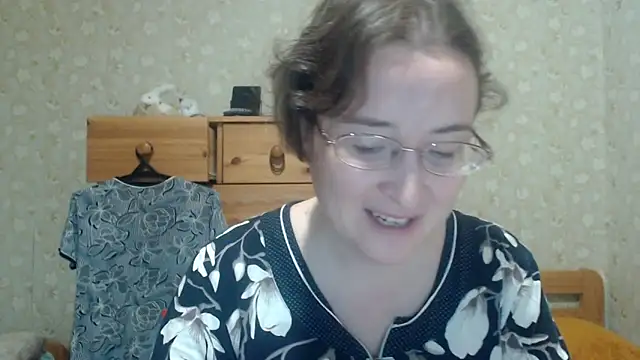 Smart Rose online show from 04-15-26, 04:33