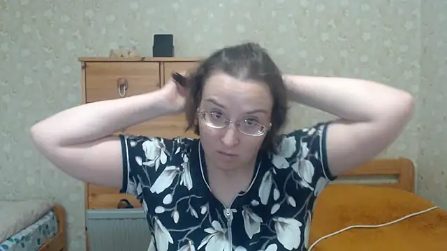 Snapshot of Smart_Rose chatting on 09-16-25, 02:18 Smart Rose online show from 09-16-25, 02:18