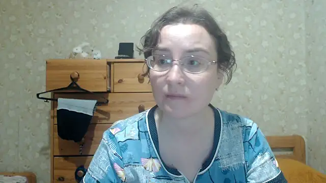 Snapshot of Smart_Rose chatting on 04-19-26, 06:43 Smart Rose online show from 04-19-26, 06:43