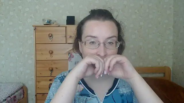 Snapshot of Smart_Rose chatting on 09-22-25, 10:21 Smart Rose online show from 09-22-25, 10:21