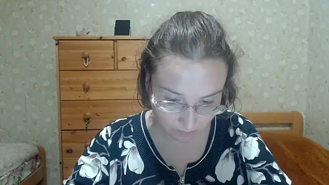 Snapshot of Smart_Rose chatting on 10-06-25, 02:40 Smart Rose online show from 10-06-25, 02:40