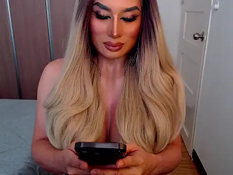 Snapshot of yourmistressofevil69 chatting on 07-13-26, 04:12 yourmistressofevil69 online show from 07-13-26, 04:12