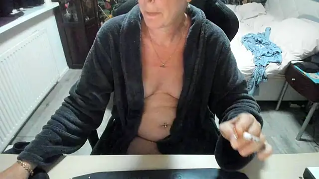 minoesje37 online show from 09-15-25, 07:36