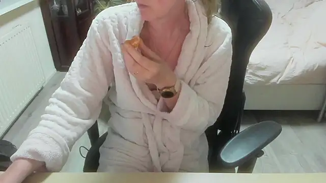 minoesje37 online show from 03-22-26, 08:32