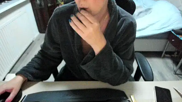 minoesje37 online show from 03-18-25, 08:26