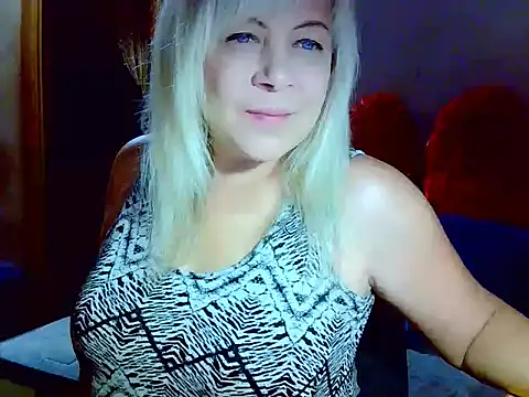 Snapshot of AgoniA7 chatting on 10-21-25, 03:06 AgoniA7 online show from 10-21-25, 03:06
