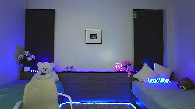 Snapshot of _Anna_Shine_ chatting on 01-11-25, 11:12  Anna Shine  online show from 01-11-25, 11:12