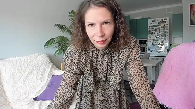Snapshot of ChristinaGlory chatting on 06-19-26, 07:03 ChristinaGlory online show from 06-19-26, 07:03