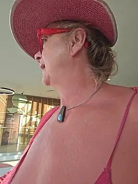MucMilf59 online show from 07-13-26, 07:24